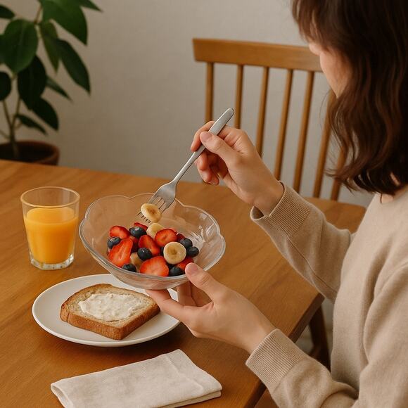 Mikasa Set of 4 Clear Crystal Bowls Grapes and Figs 7.25” L x 5” W x 2”T - Picture 7 of 7